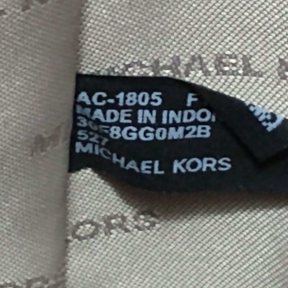 Michael Kors Gloria Signature MK Printed Crossbody Bag - Picture 15 of 16